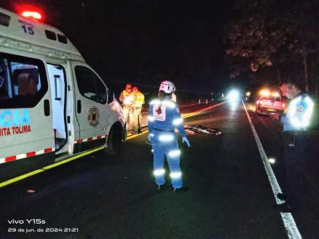 Un muerto en accidente en la vía Mariquita Ibagué un vehículo se fugó